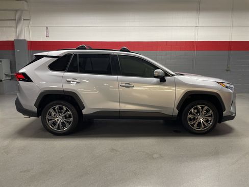 Used 2023 Toyota RAV4 XLE Premium AWD/4WD image 7