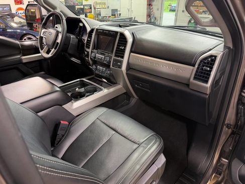 Used 2020 Ford F250 Lariat w/ Lariat Ultimate Package AWD/4WD image 20