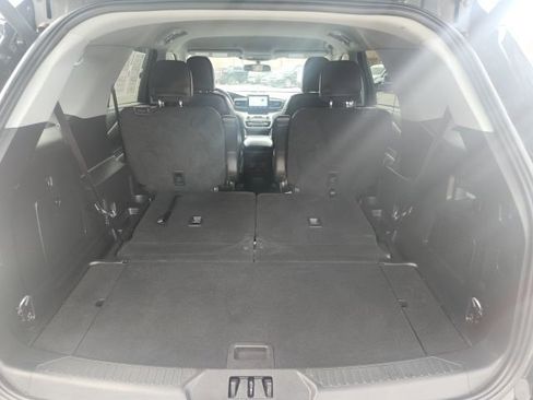Used 2024 Ford Explorer XLT w/ Equipment Group 202A image 15