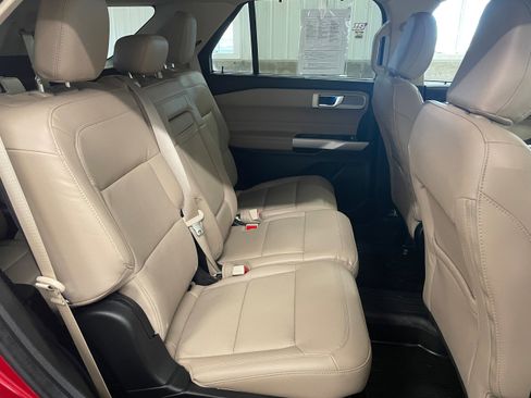 Used 2022 Ford Explorer Limited w/ Class IV Trailer Tow Package image 30