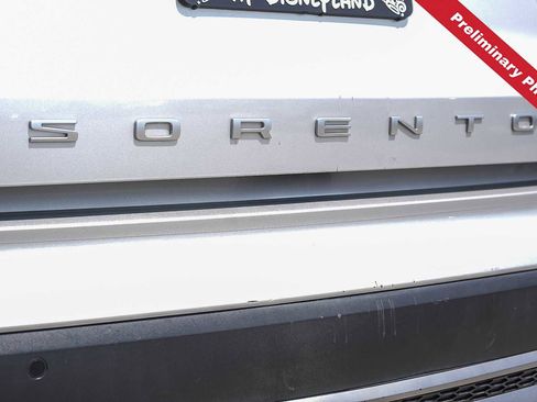 Used 2022 Kia Sorento S FWD image 10