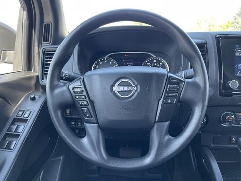 Used 2023 Nissan Frontier SV w/ Midnight Edition Package image 13