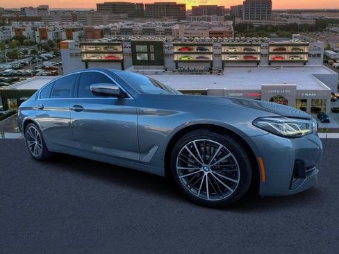 Used 2021 BMW 530i w/ Premium Package image 1