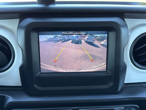 Used 2021 Jeep Wrangler Islander image 20