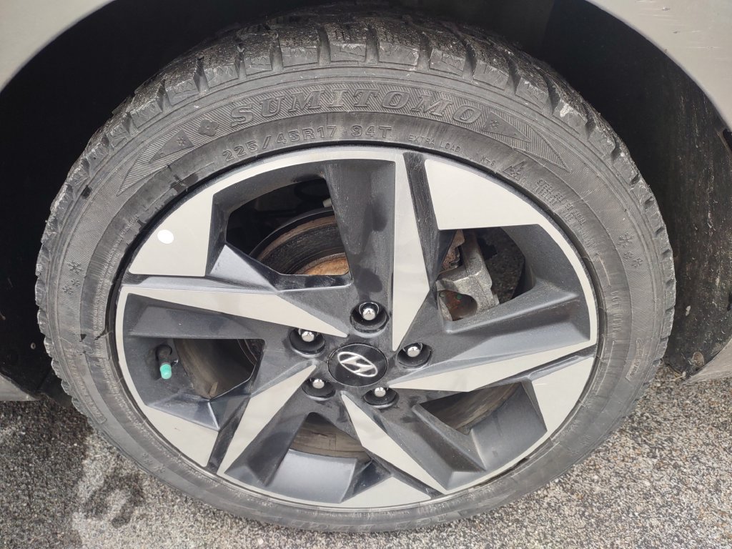 Used 2023 Hyundai Elantra Limited w/ Cargo Package FWD image 10