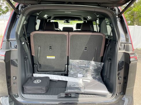 New 2025 Volkswagen ID. Buzz Pro S RWD image 49