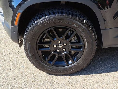 Used 2024 Land Rover Defender 110 S image 9