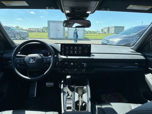 Used 2025 Honda Accord Sport image 19