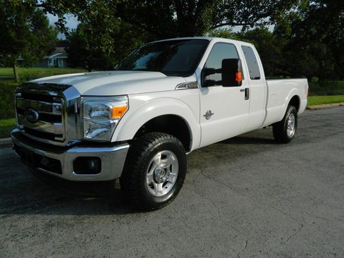 Used 2011 Ford F250 XLT w/ Advanced Security Group AWD/4WD image 1
