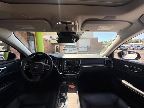 Used 2022 Volvo S60 B5 Momentum AWD/4WD image 19