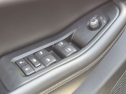 Used 2023 Jeep Grand Cherokee L Laredo AWD/4WD image 8