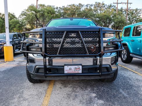 Used 2020 Chevrolet Silverado 1500 LT w/ Texas Edition RWD image 4