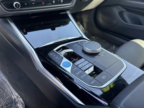 Used 2024 BMW i4 xDrive40i image 27