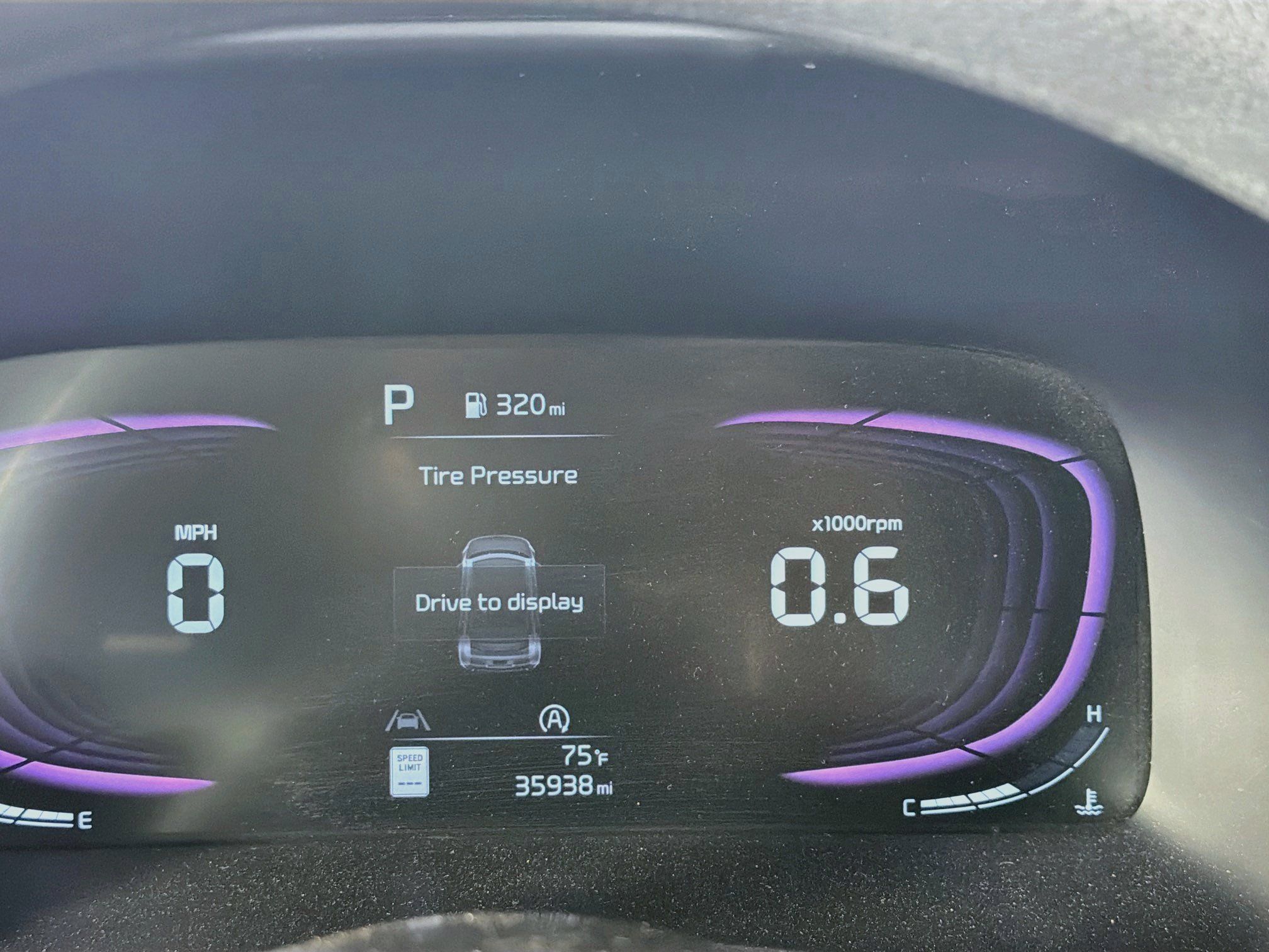 Used 2025 Kia Soul LX w/ LX Technology Package FWD image 19