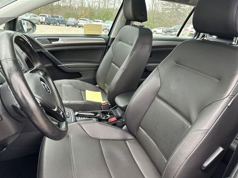 Used 2016 Volkswagen Golf SE image 37