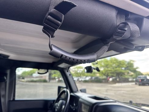 Used 2017 Jeep Wrangler Unlimited Sport w/ Connectivity Group AWD/4WD image 19