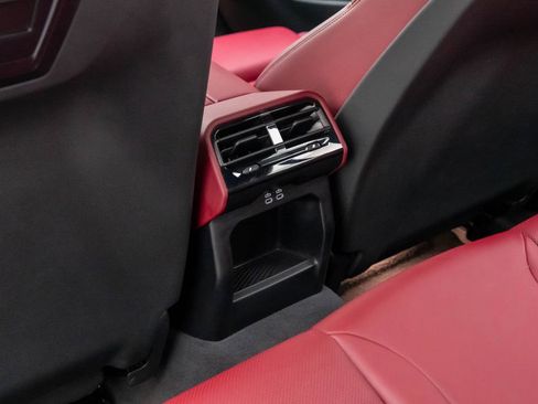 Used 2025 BMW 540i xDrive w/ Premium Package image 17