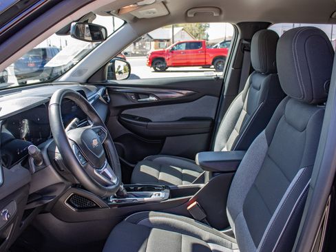 Used 2025 Chevrolet TrailBlazer LT w/ Convenience Package AWD/4WD image 27