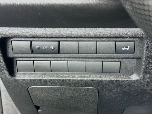 Used 2024 Mitsubishi Outlander SE AWD/4WD image 16