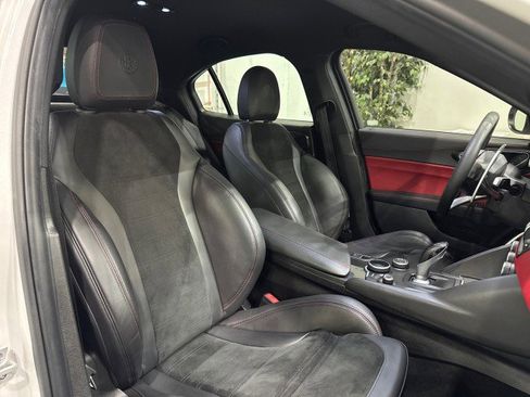 Used 2017 Alfa Romeo Giulia Quadrifoglio image 71