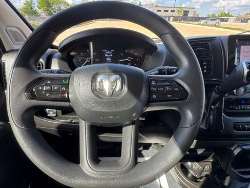 Used 2025 RAM ProMaster 2500 w/ Convenience Group image 35