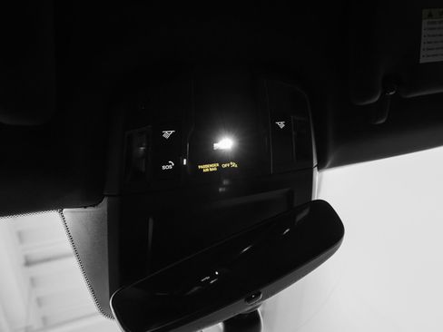 Certified 2022 Porsche 911 Carrera RWD image 43