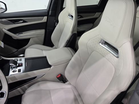 New 2026 Jaguar F-PACE R-Dynamic S AWD/4WD image 8