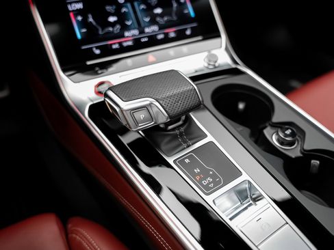 Used 2024 Audi S6 Premium Plus w/ Premium Plus Package image 52