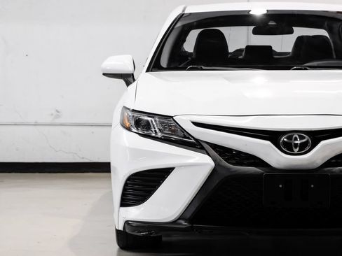 Used 2020 Toyota Camry SE FWD image 42