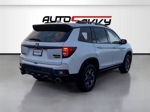 Used 2023 Honda Passport TrailSport image 7