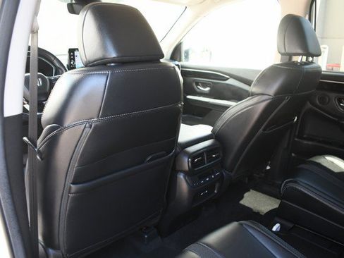 Used 2025 Honda Pilot Touring image 22