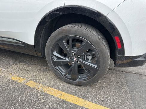 Used 2024 Buick Envision Sport Touring image 14