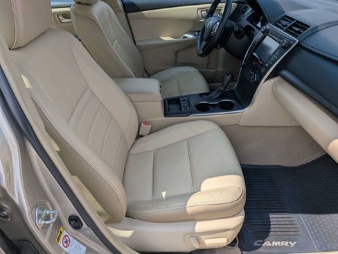 Used 2015 Toyota Camry XLE w/ Moonroof Package FWD image 18