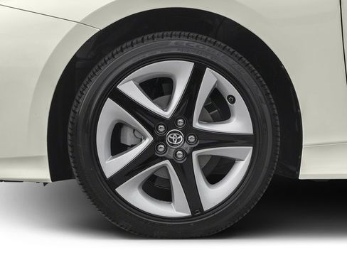 Used 2016 Toyota Prius Four Touring FWD image 11