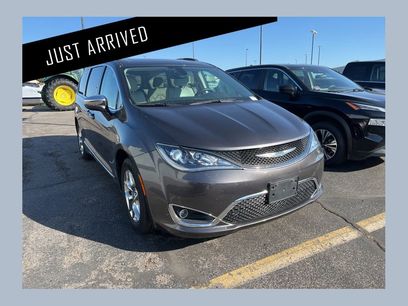 Used 2017 Chrysler Pacifica Limited