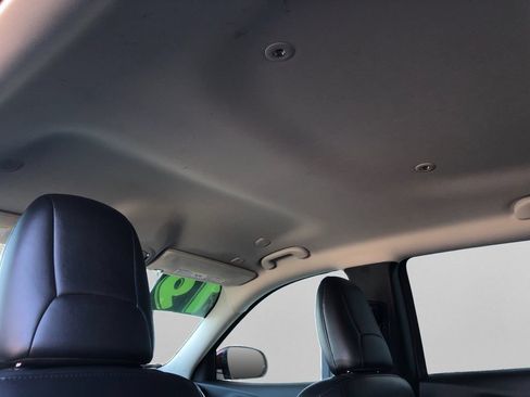 Used 2019 Jeep Cherokee Limited AWD/4WD image 13