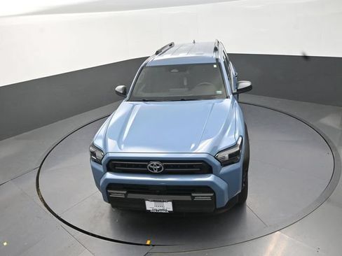 Used 2025 Toyota 4Runner SR5 AWD/4WD image 12