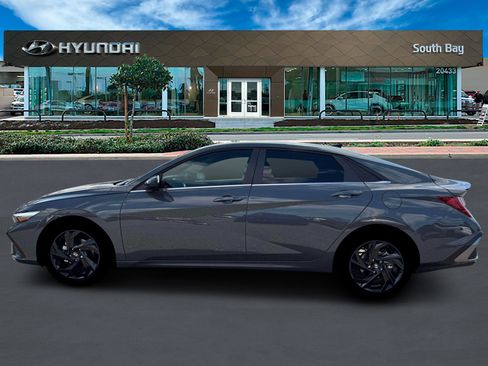 New 2026 Hyundai Elantra SEL Sport image 3