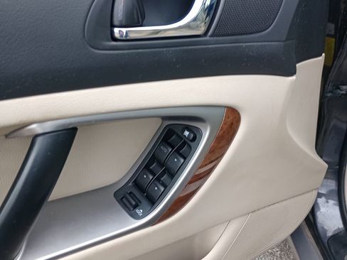 Used 2008 Subaru Outback 3.0R L.L. Bean image 12