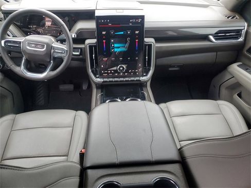 Used 2025 GMC Yukon XL Elevation image 18