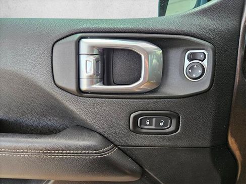Used 2021 Jeep Wrangler Unlimited Rubicon AWD/4WD image 25