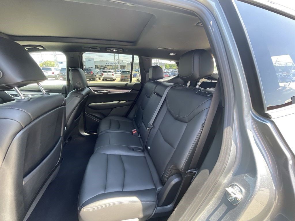 Certified 2024 Cadillac XT6 Luxury FWD image 19