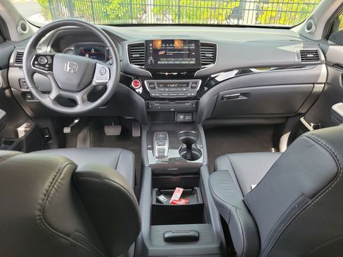 Used 2022 Honda Pilot Touring image 14