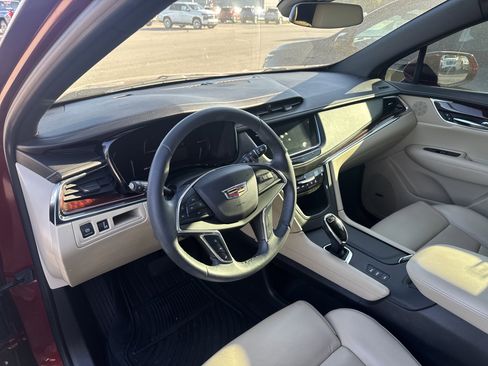 Used 2017 Cadillac XT5 Premium Luxury image 8