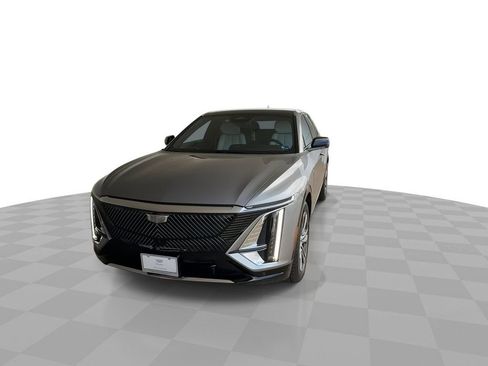 Certified 2025 Cadillac Lyriq Luxury image 3