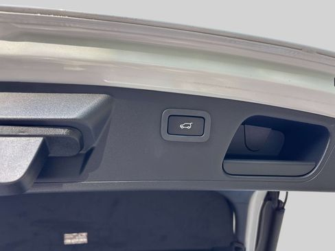 Used 2018 Jaguar E-PACE S AWD/4WD image 18