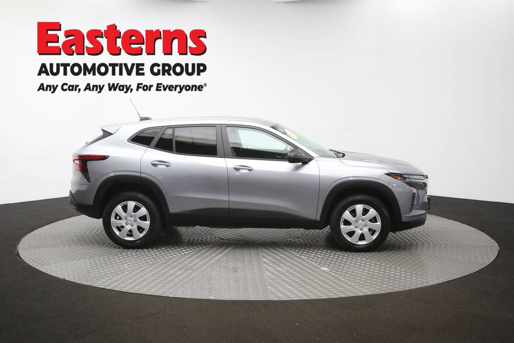 Used 2024 Chevrolet Trax LS FWD image 45