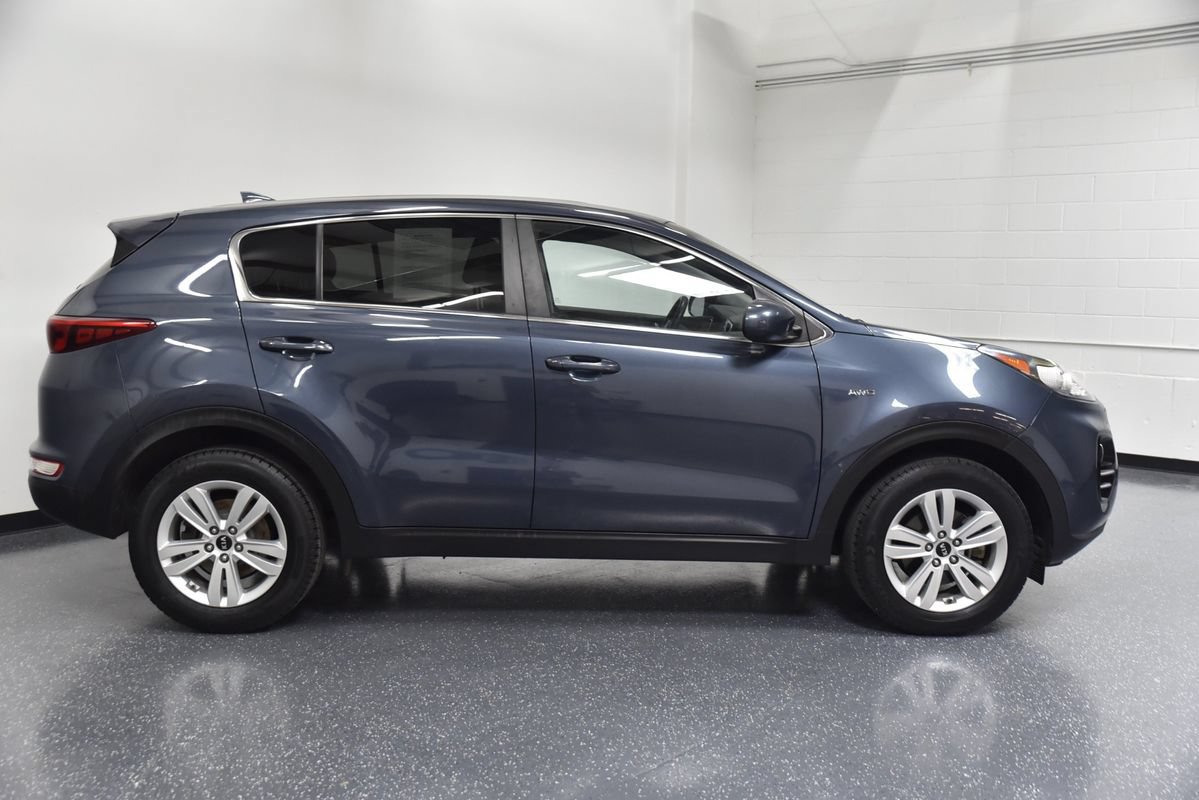 Used 2017 Kia Sportage LX AWD/4WD image 3