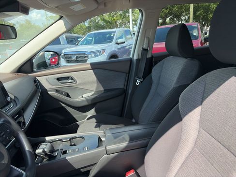 Used 2021 Nissan Rogue S FWD image 12