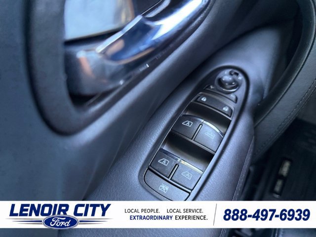 Used 2024 Nissan Armada SV w/ Cargo Package RWD image 18